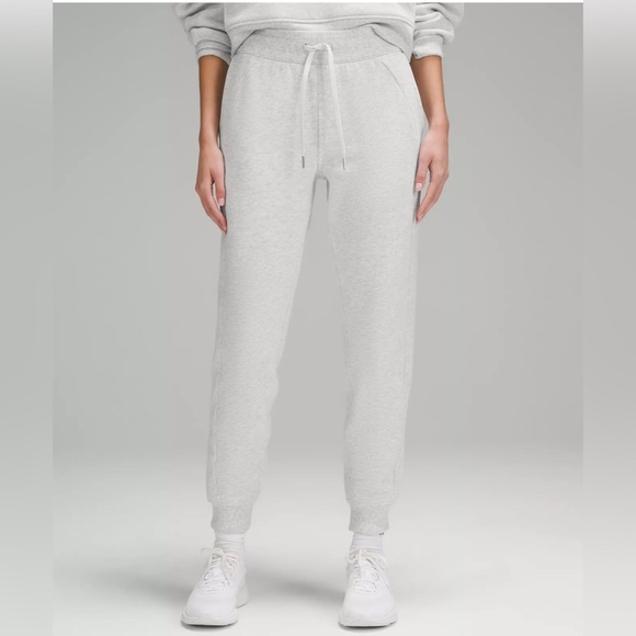 Lululemon Athletica Gray Scuba Mid-Rise Jogger Pants with Elastic Cuffs - Picture 1 of 7